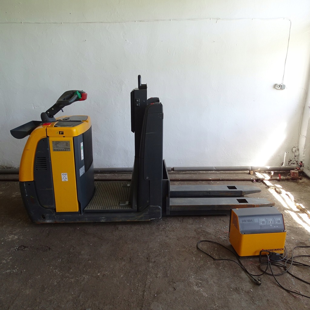 WÓZEK WIDŁOWY JUNGHEINRICH ECE 310 2010R 656 H 23%