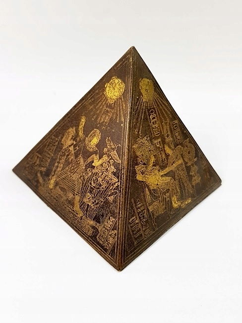 EGIPSKA FIGURKA PIRAMIDA