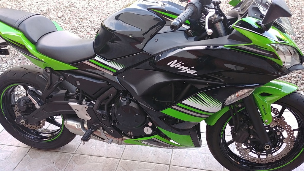 Kawasaki ninja 650 kat A2