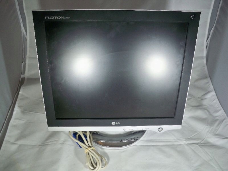 MONITOR LG FLATRON L1720P POLECAM!!