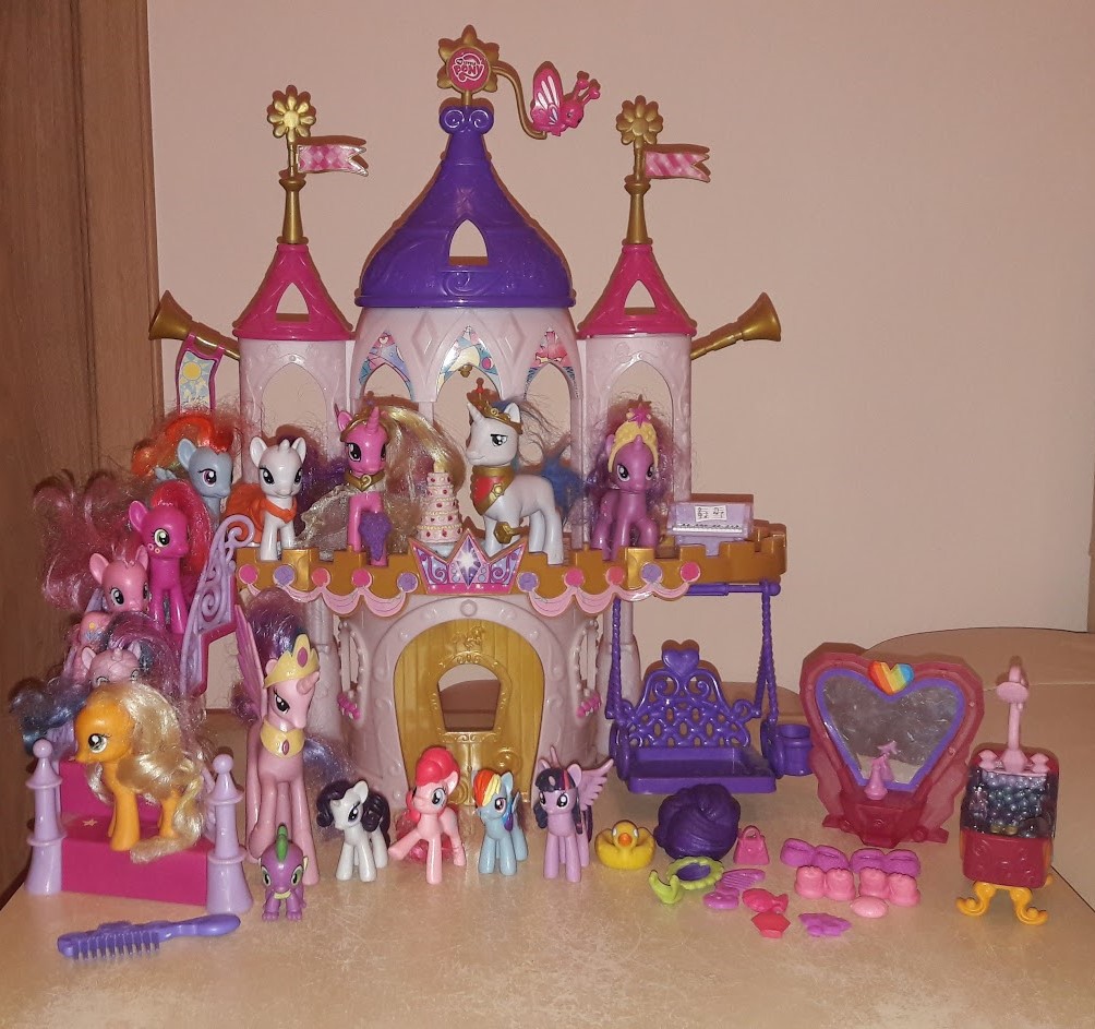 Hasbro My Little Pony Zamek Królewski Ślub