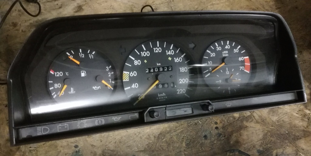 Licznik Mercedes 190 w201 1.8 2.0 2.3 m102