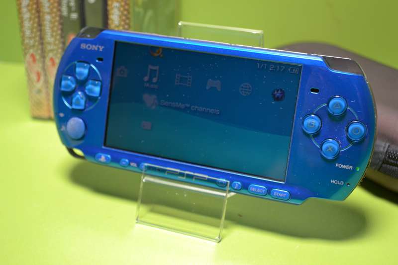 SONY PLAYSTATION PORTABLE (PSP) BLUE PSP3004 5GIE