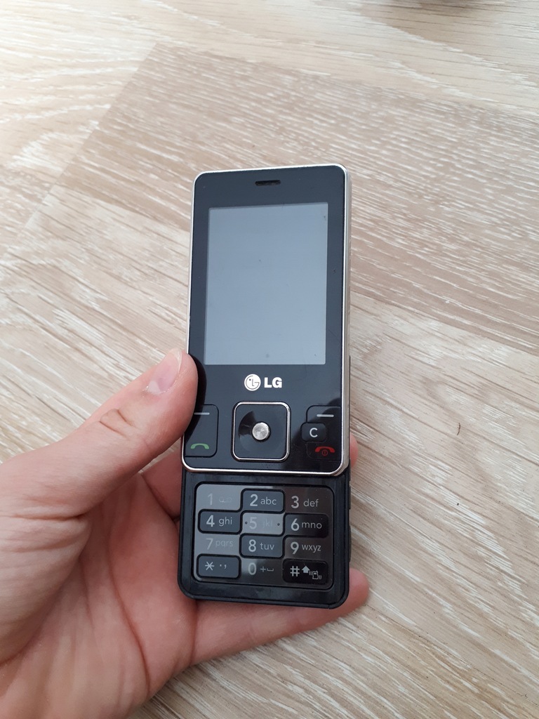 telefon LG KC550