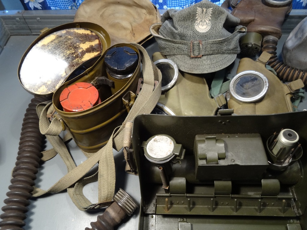 militaria  zestaw wykopki czapka itp