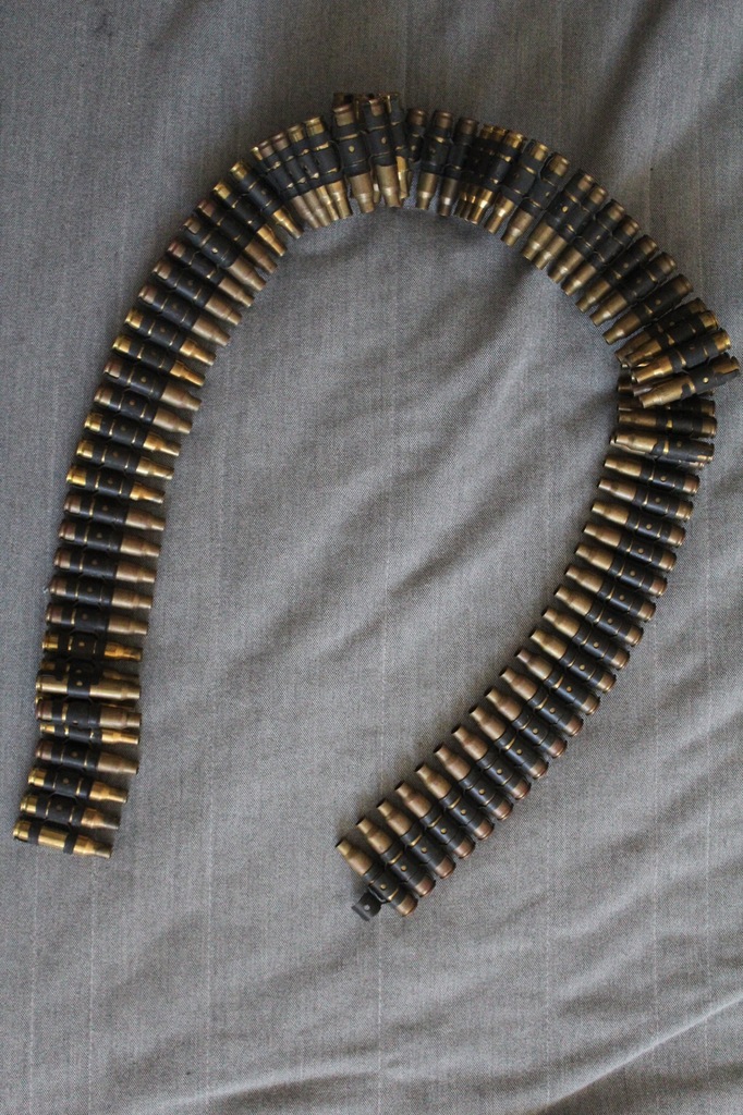 bullet belt pas z nabojami taśma amunicja łuski