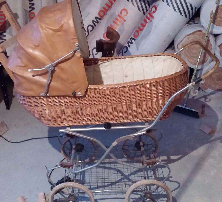 Wózek retro, wiklinowa gondola, 1980r