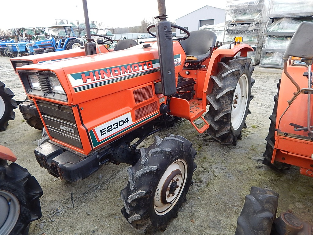 Mini Traktor Hinomoto E2304, 23KM 4X4 KUBOTA ISEKI