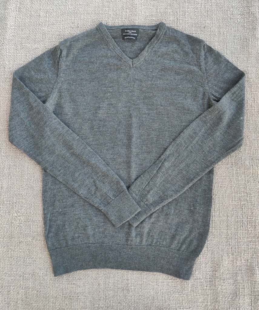 ZARA MAN SWETER V NECK MERINO GRAFITOWY M 7706697385 Sweter męski ZARA MAN v neck, w serek, rozmiar L, 40