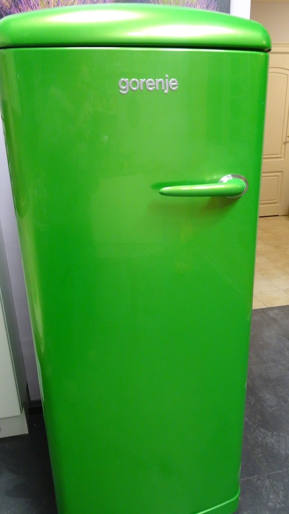 Zielona lodówka Gorenje retro, 147 cm.