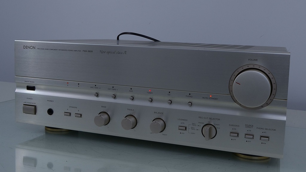 Denon PMA-880R Stereo Integrated Amplifier .