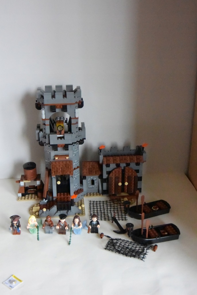 Klocki LEGO Piraci z Karaibów 4194 Zatoka Spienion