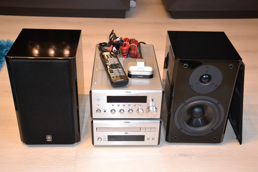 Yamaha Pianocraft E810 + dok Apple YDS 11 komplet
