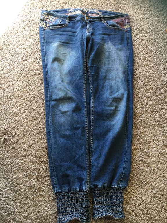 Spodnie jeans alladynki baggy Desigual 34