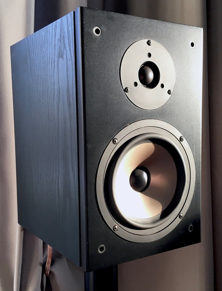 スピーカー・ウーファー KEF Q9c & ALR JORDAN ENTRY 2M スピーカー・ウーファー KEF Q9c & ALR JORDAN ENTRY 2M entrym.jpg