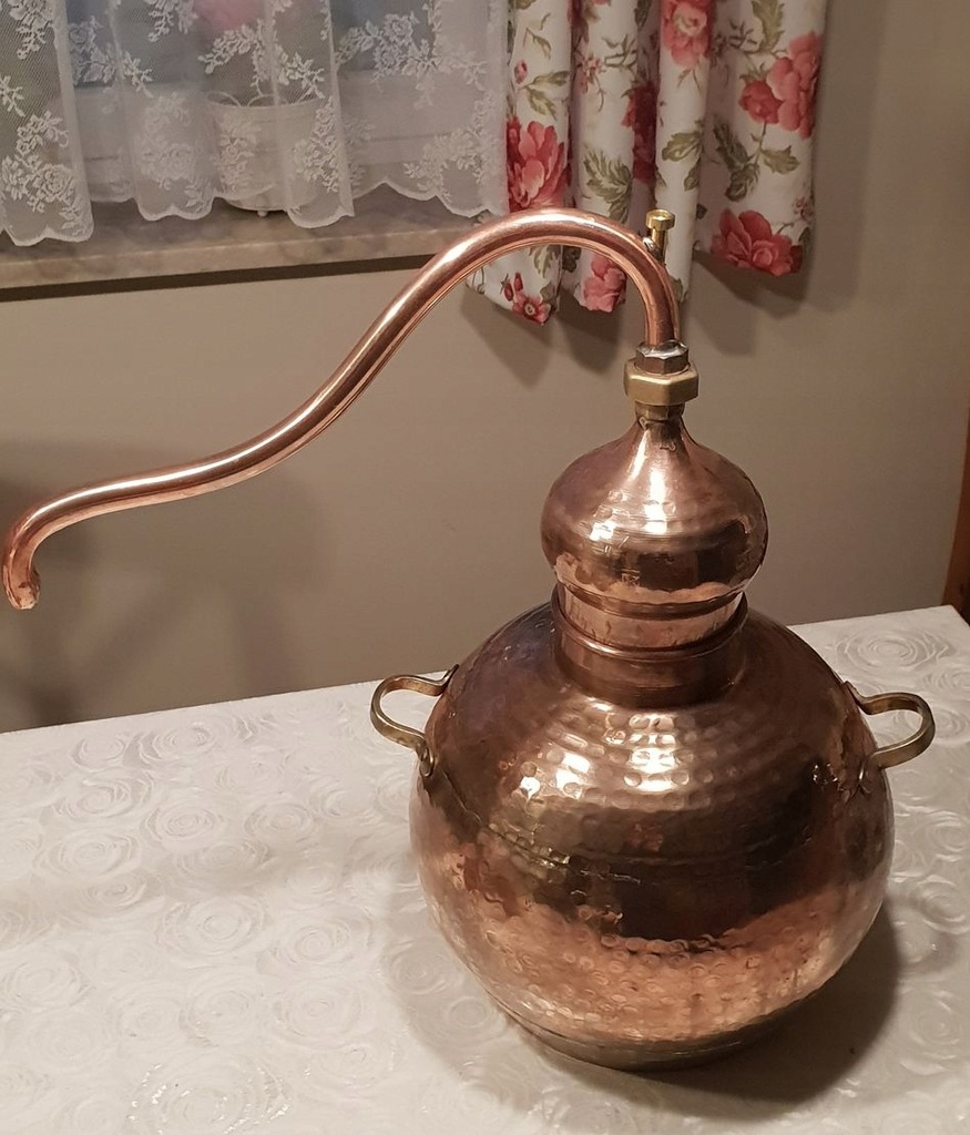 Piękny stylowy alembik miedziany