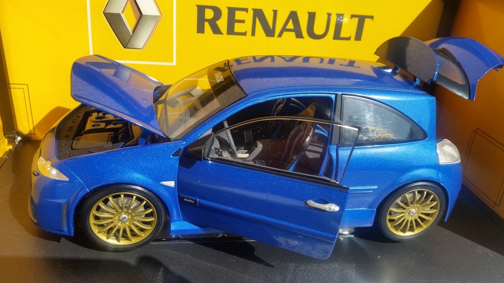 Model samochodu Renault Megane Vampire 1/18 7358001842