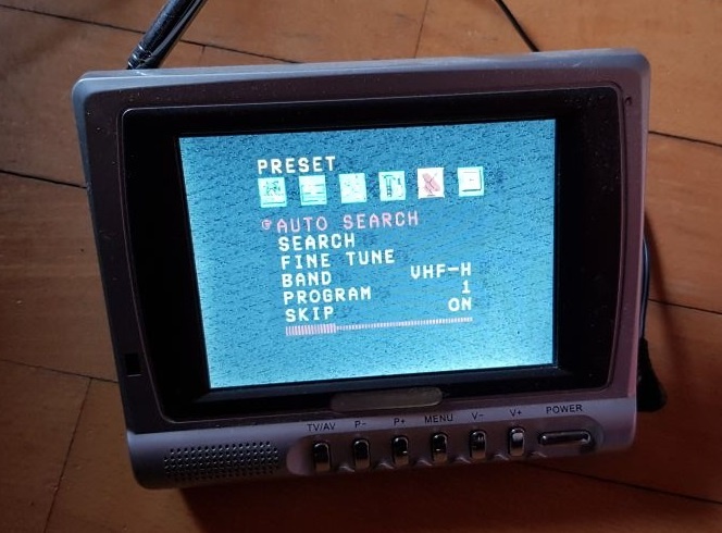 Telewizorek LCD PROline do samochodu 5-cali