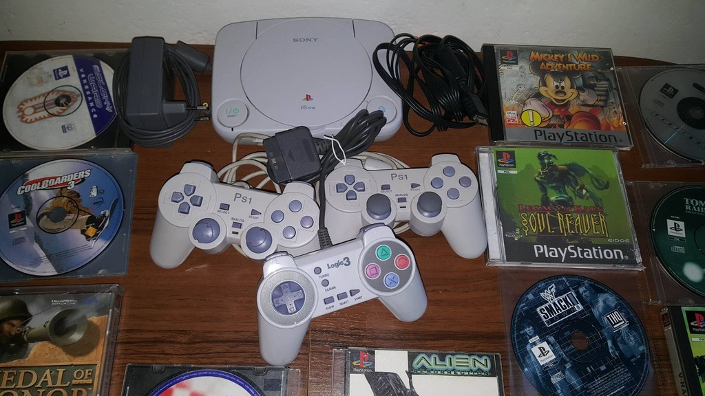 Playstation 1_ PS 1 (PS ONE) +17 gier zestaw