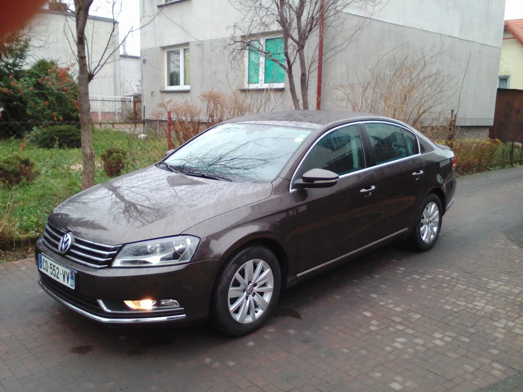 Volkswagen Passat 1.6TDI DSG navi pdc2 sedan Mocca - 7094707179 - oficjalne  archiwum Allegro