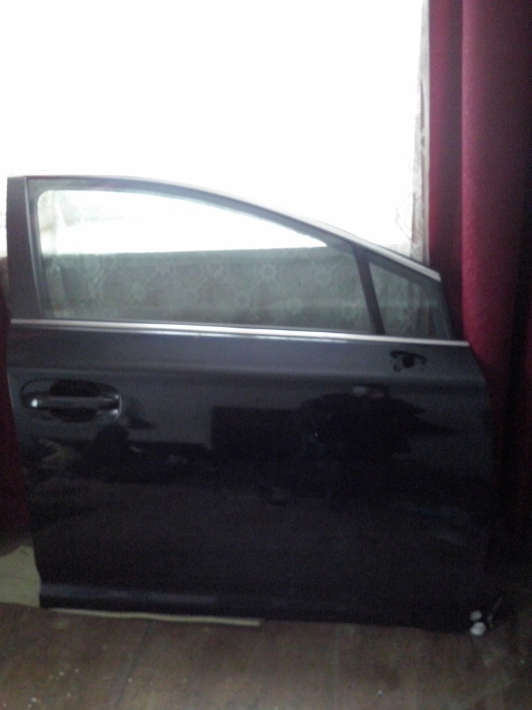 Drzwi prawe TOYOTA Avensis czarne T27 igła 2009