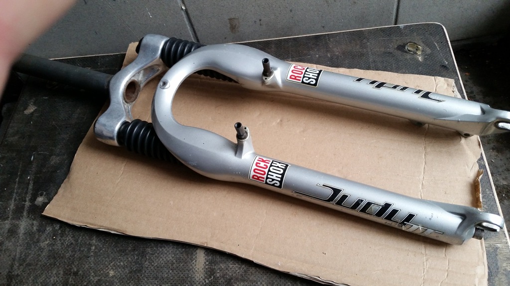 Rock Shox Judy TT ,rura 19cm,  V-brake + Disc