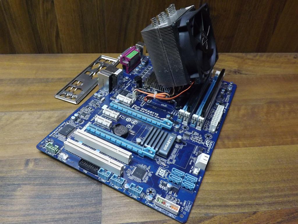 Gigabyte GA-P67A-D3--B3/ Intel i5-2400s/ 4GB - 7197399518 - oficjalne ...