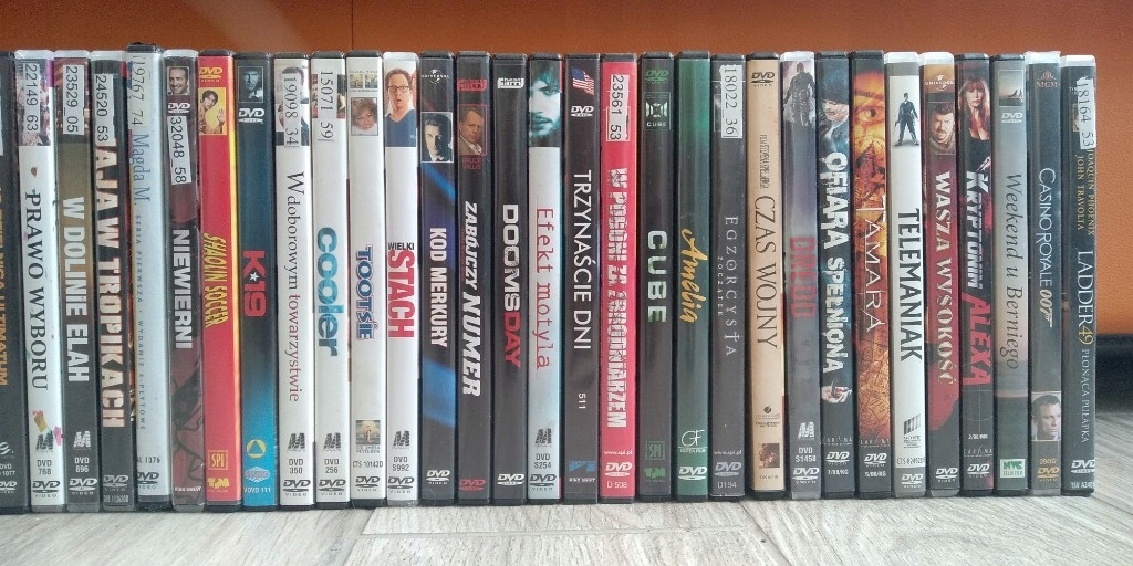 Zestaw około 60 płyt DVD - pakiet 4