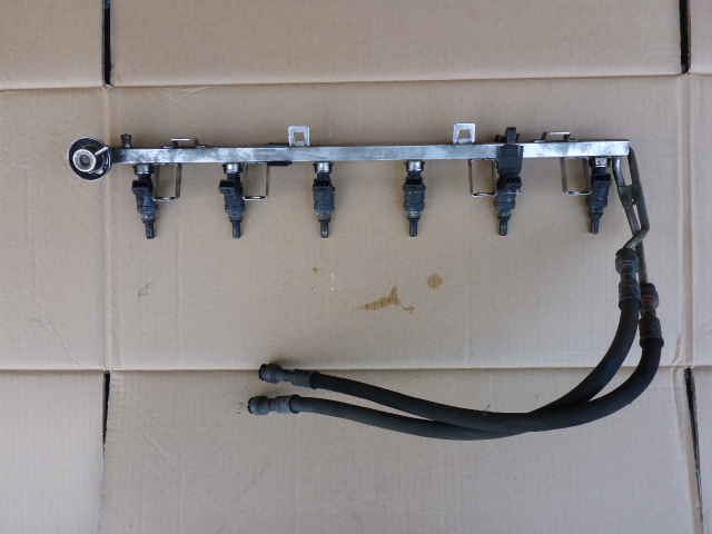 LISTWA WTRYSKOWA WTRYSKI BMW E39 523 M52TU