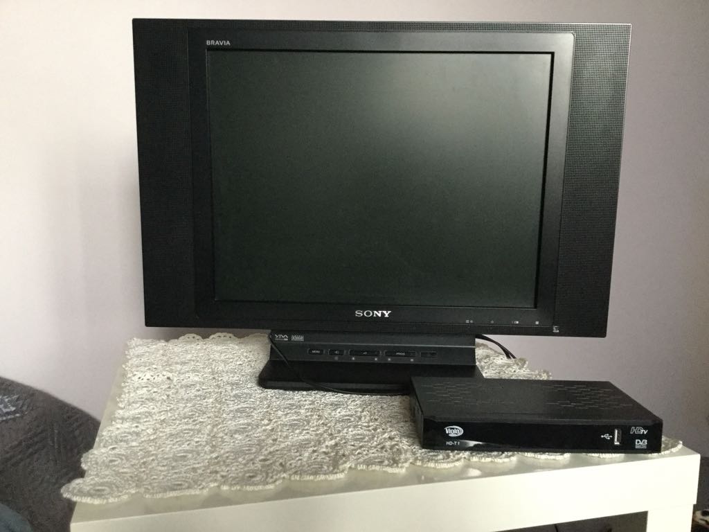 Telewizor Sony Bravia 20 cali z dekoderem dvbt - 7340806333