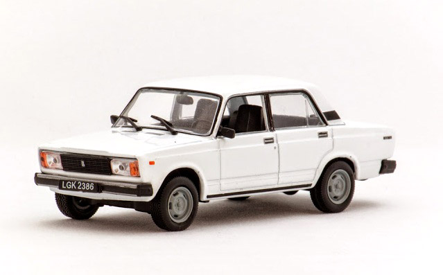 ŁADA 2105 / NOWY / 1:43 / KULTOWE AUTA PRL
