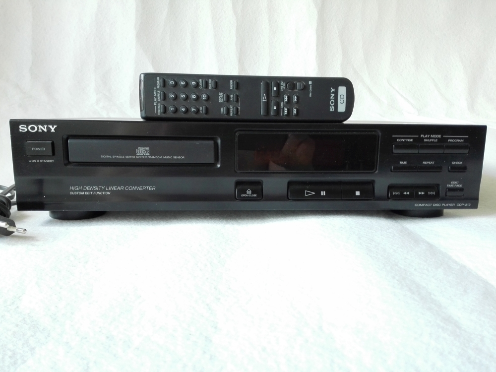 SONY CDP-212 odtwarzacz CD/CD-R + pilot