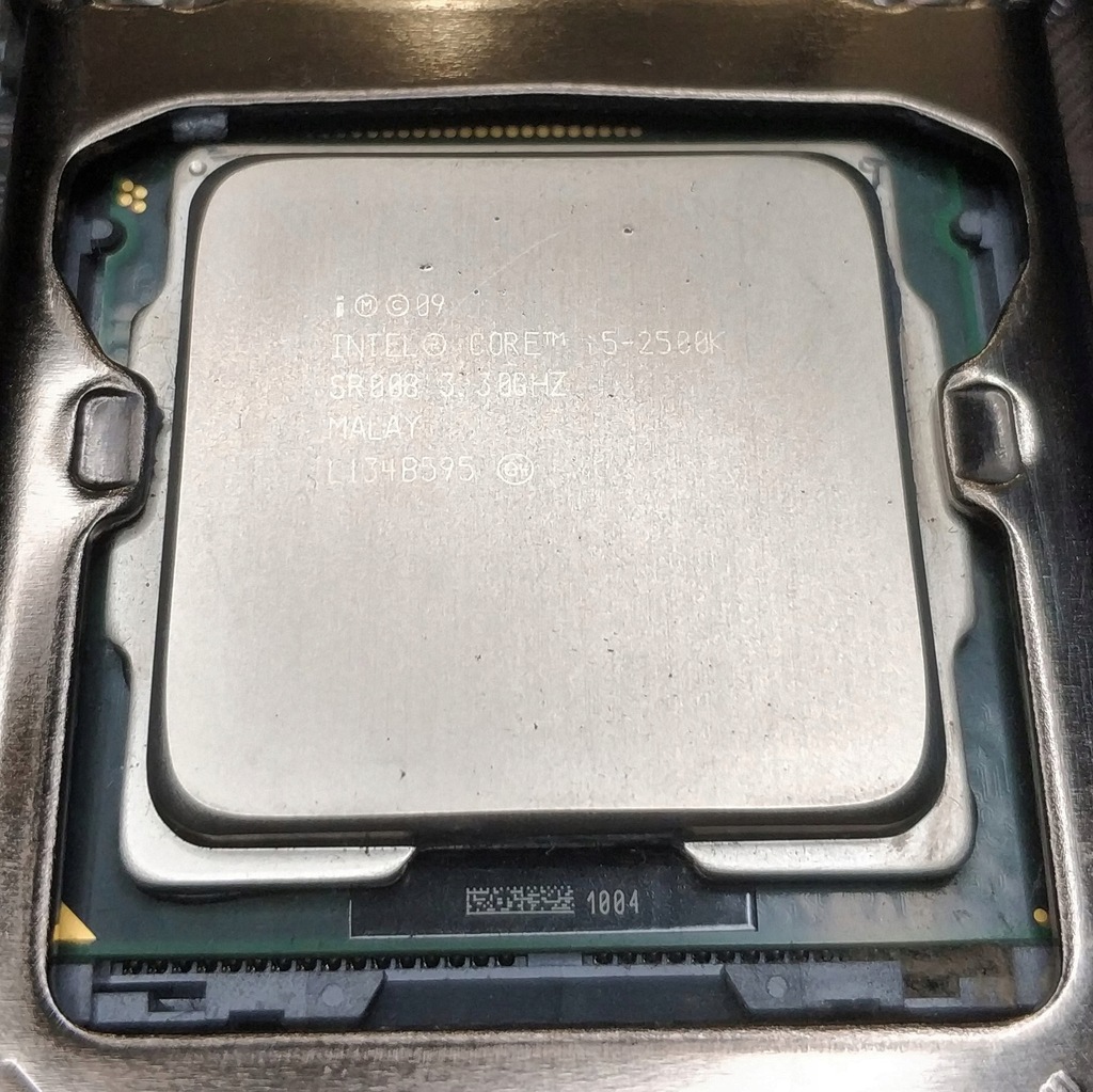 Intel i5-2500k + Asrock z77 Extreme4 + RAM 16GB