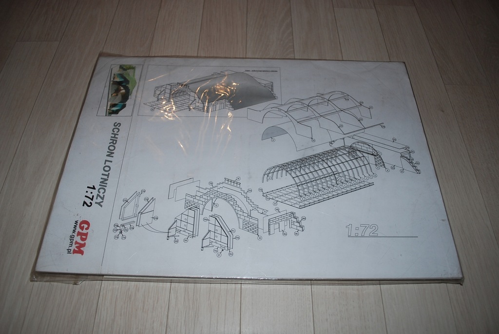 Kartonowy schronohangar - MPM - 1/72 - BCM