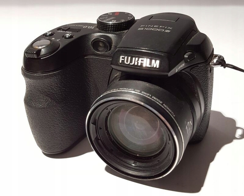 APARAT FUJIFILM FINEPIX S1000 FD