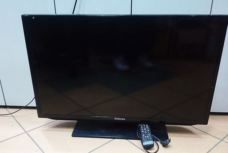 TELEWIZOR SAMSUNG UE32EH5020W