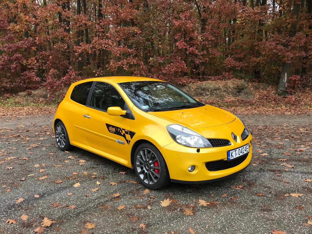 Renault Clio RS 197km Renault F1 Team R27