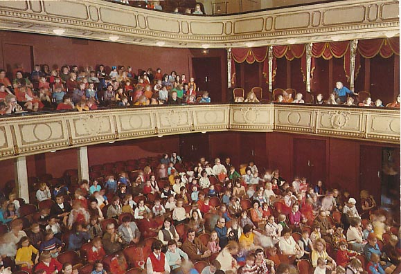 Cieszyn Teatr widownia ludzie spektakl