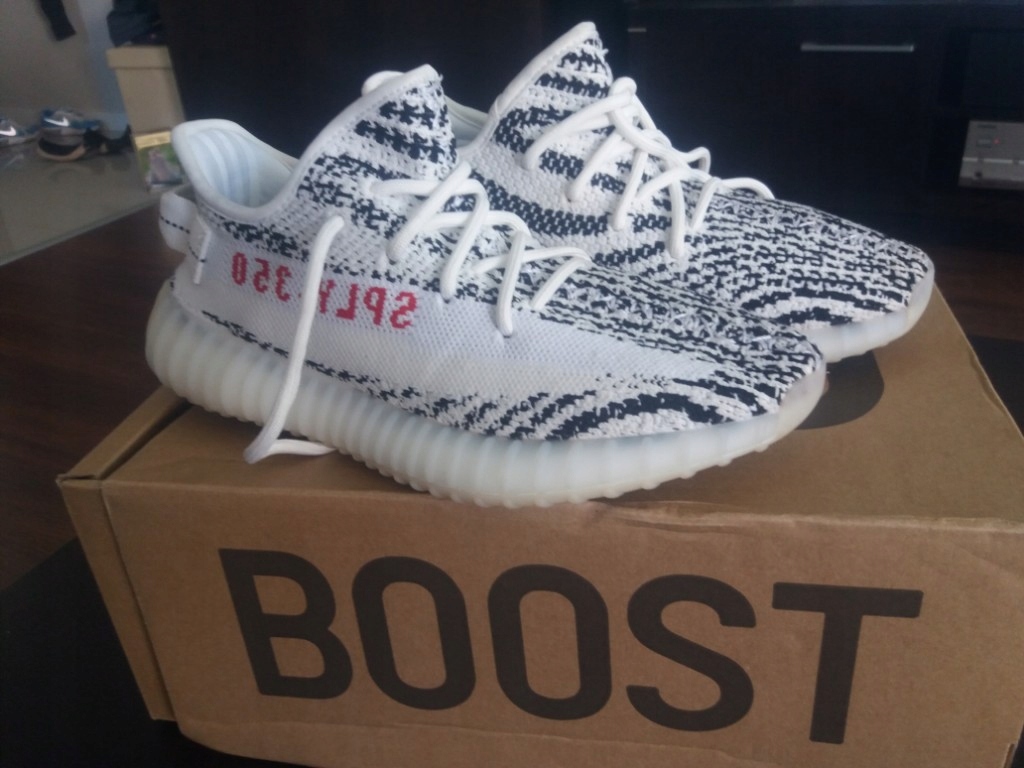 YEEZY BOOST 350 ZEBRA V2