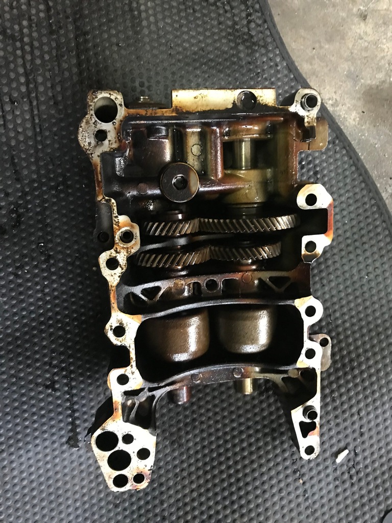 pompa oleju audi a6 c6 2.0 tfsi BPJ 06b103535F