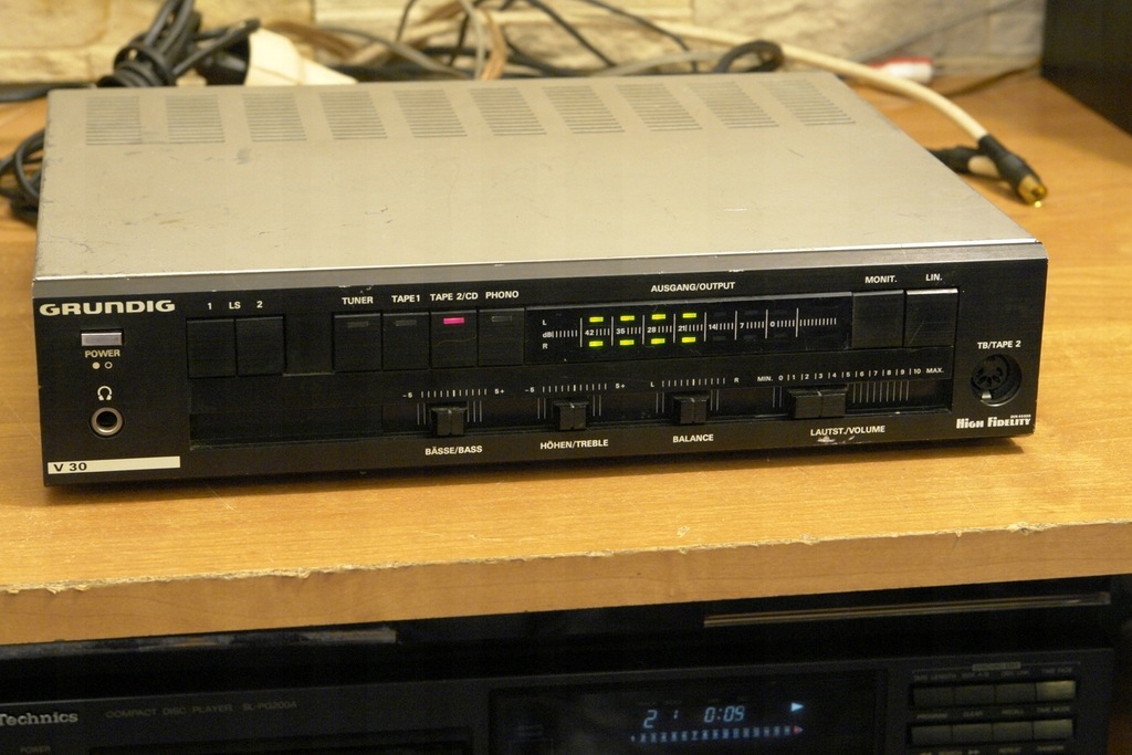 GRUNDIG V 30 # WZMACNIACZ VINTAGE Z GWARANCJĄ #