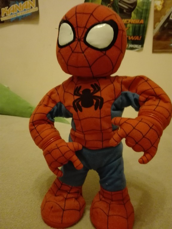 Tańczący i śpiewający Spiderman
