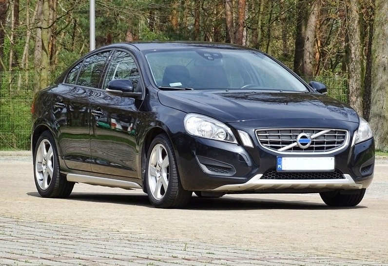 VOLVO S60 D2 NAVI PARKTRONIC MANUAL PILNE
