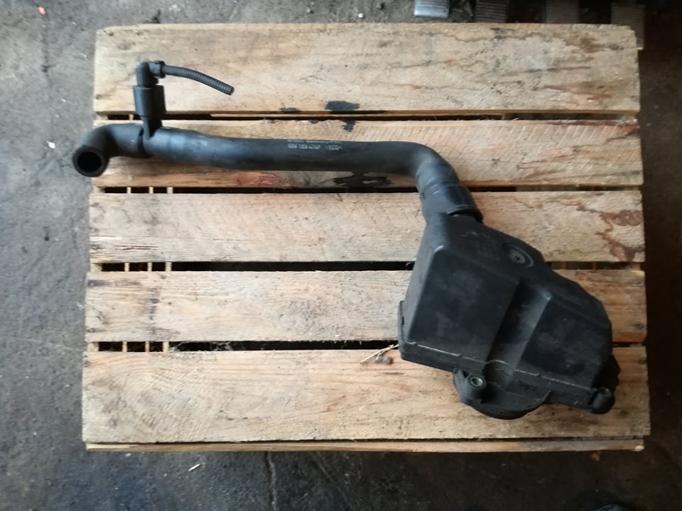 ODMA VW AUDI 1,4 1,6 SEPARATOR OLEJU 036103464G