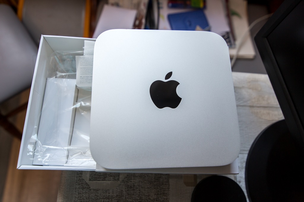 Mac mini Late 2012 i7 2.3GHz 16GB 550GB SSD RAID 0