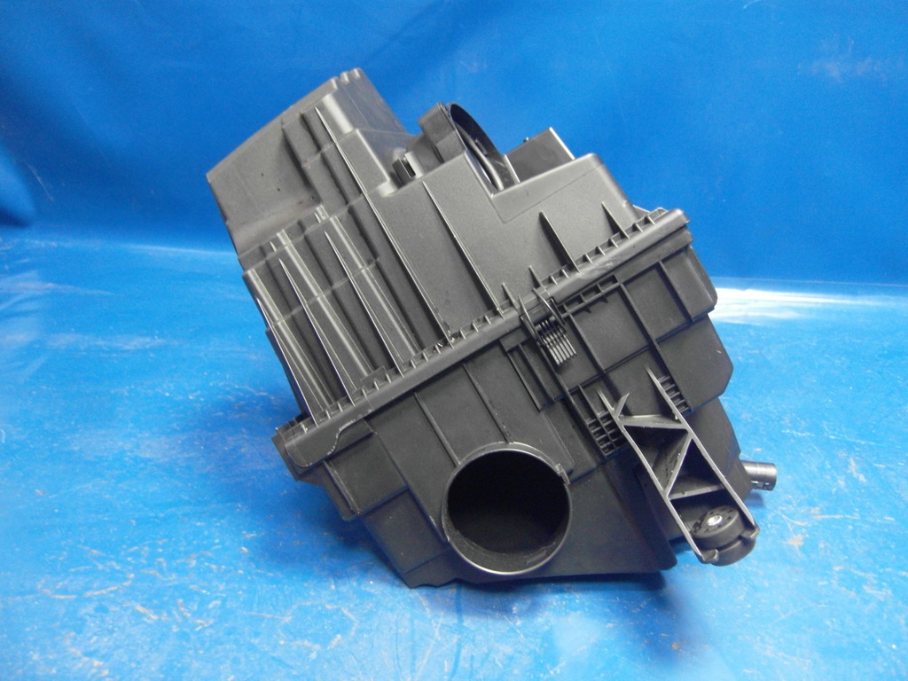 VW T6 T5 17r. FILTR POWIETRZA OBUDOWA 7E0129601A