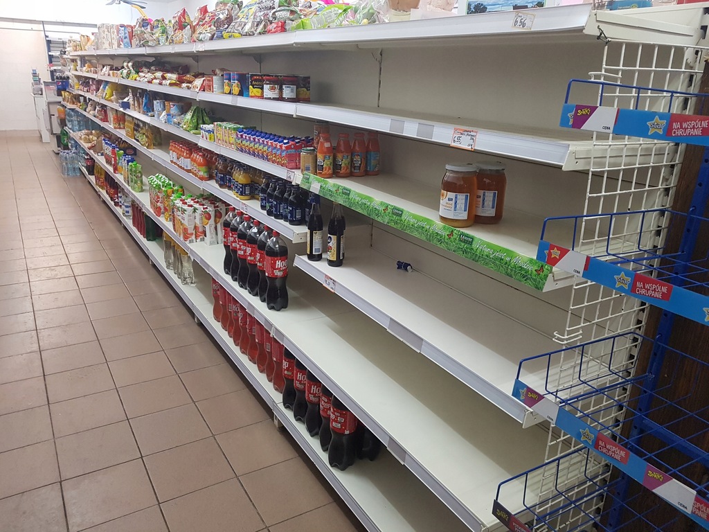 Regały sklepowe - likwidacja sklepu