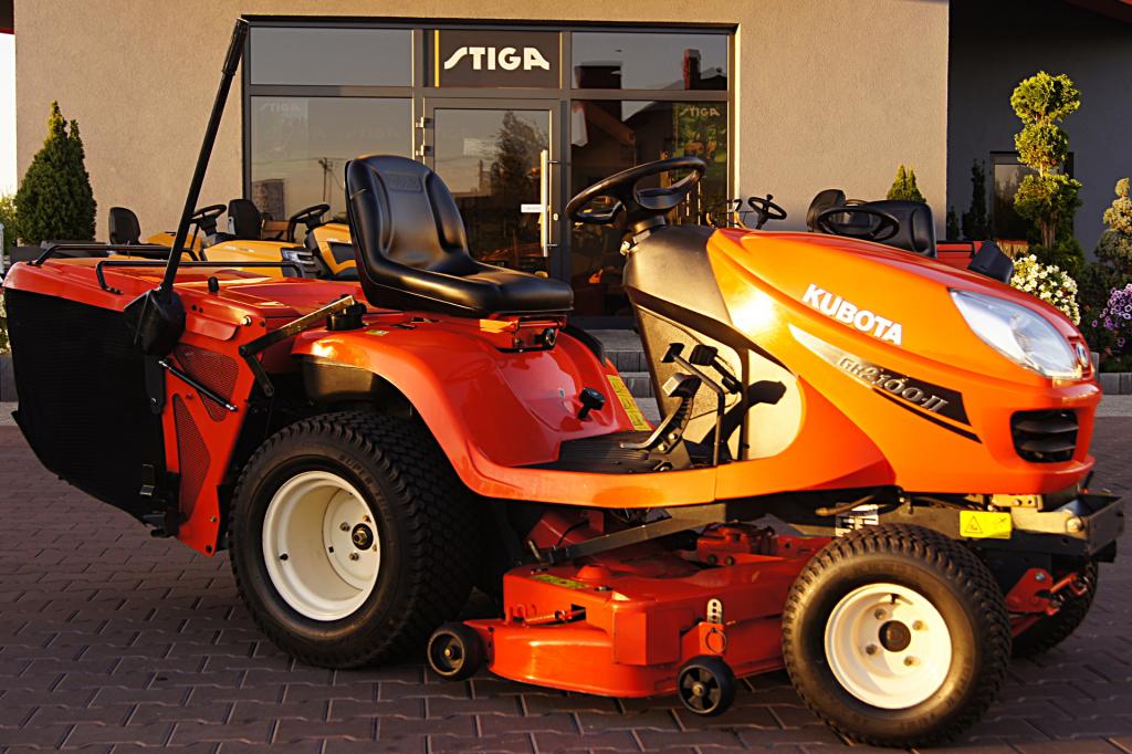 Traktorek kosiarka Kubota GR 2100 4X4 DIESEL WOM - 7092252405 ...