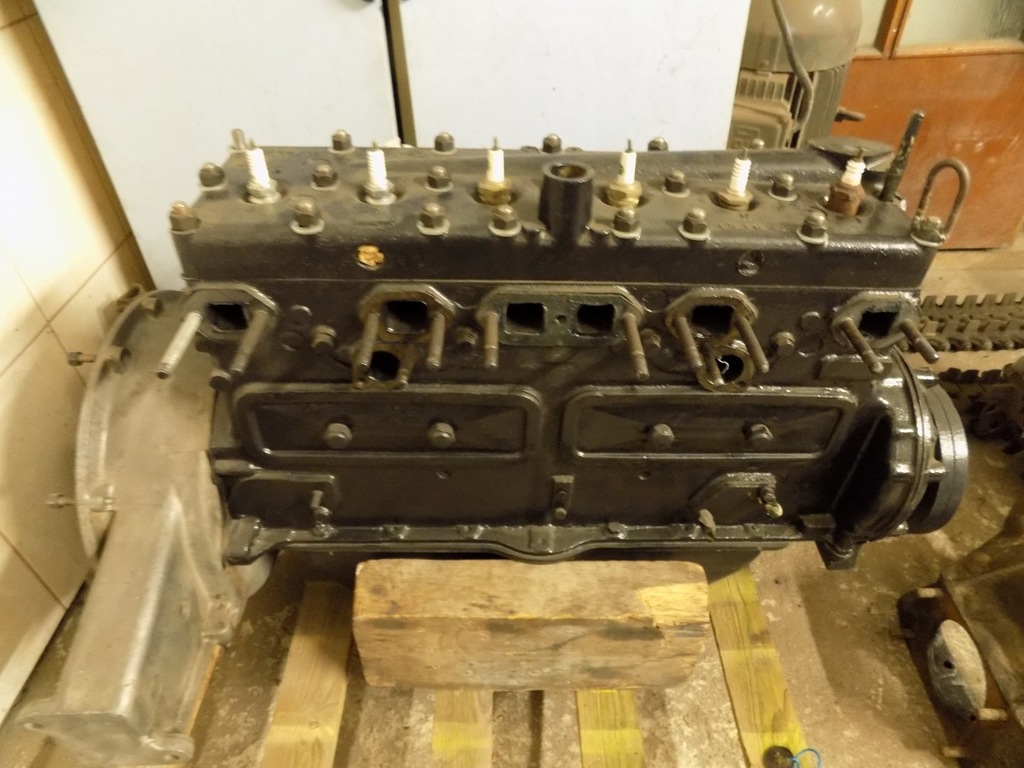 Silnik FIAT 122 AC po naprawie głównej