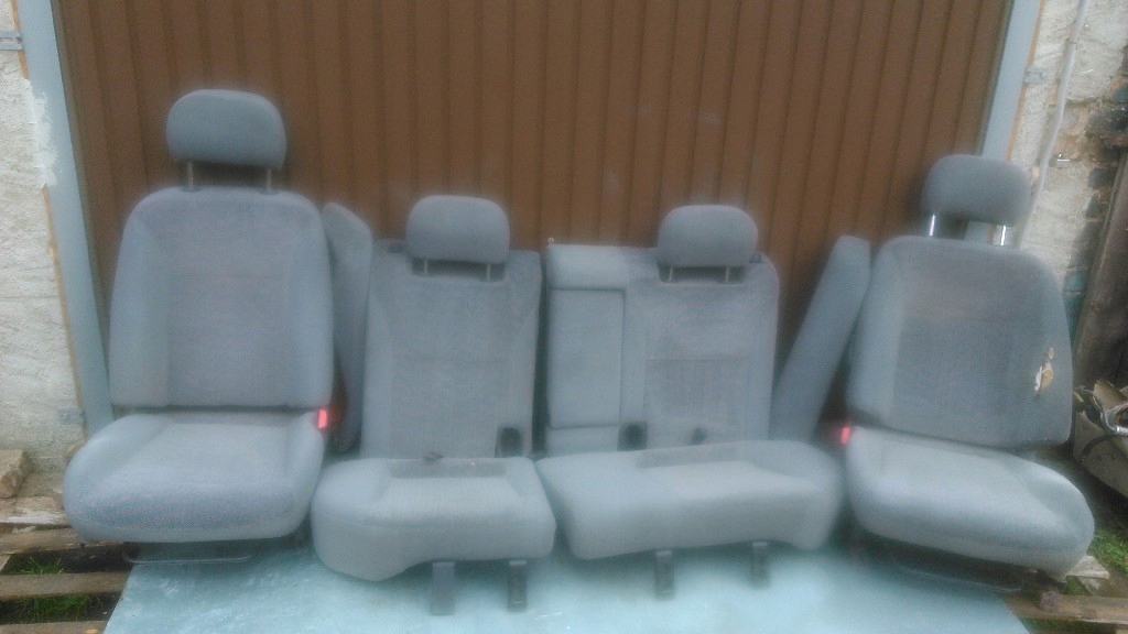 NISSAN PRIMERA P10 FOTELE KANAPA WNĘTRZE
